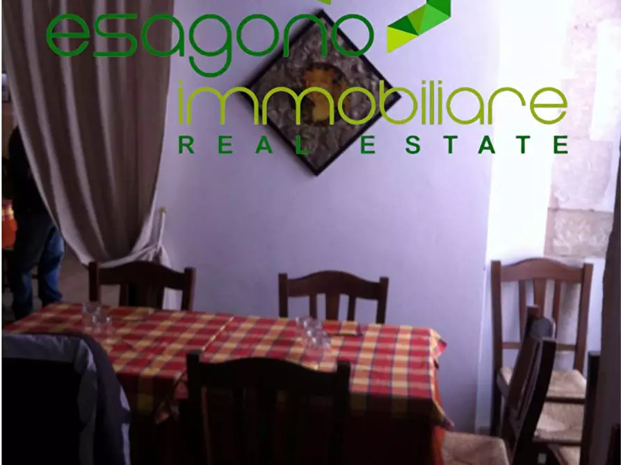 Immagine 35 di Stabile in vendita  a Siracusa