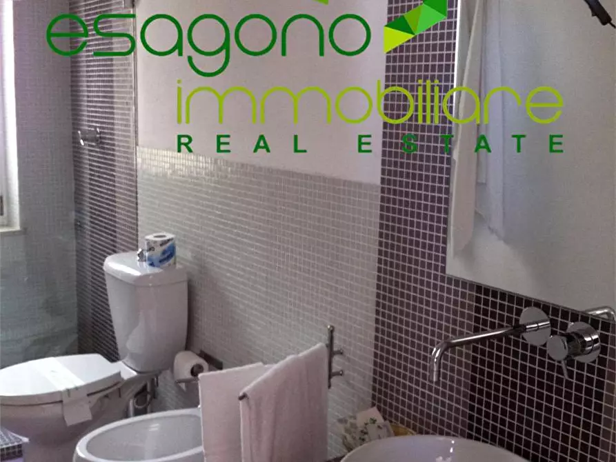 Immagine 5 di Stabile in vendita  a Siracusa