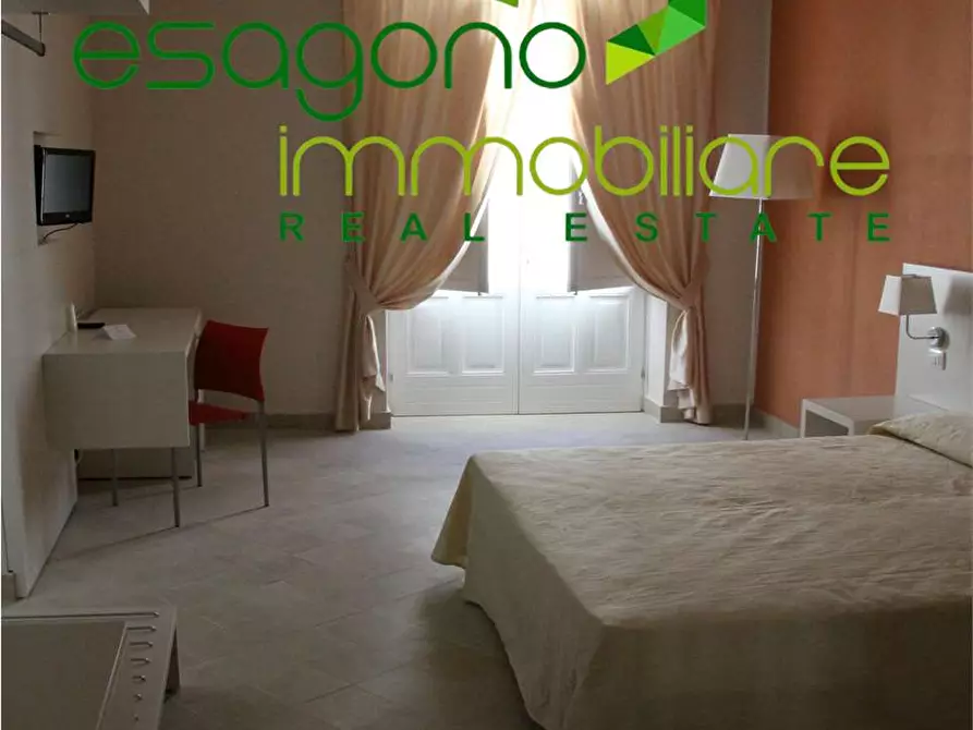 Immagine 3 di Stabile in vendita  a Siracusa