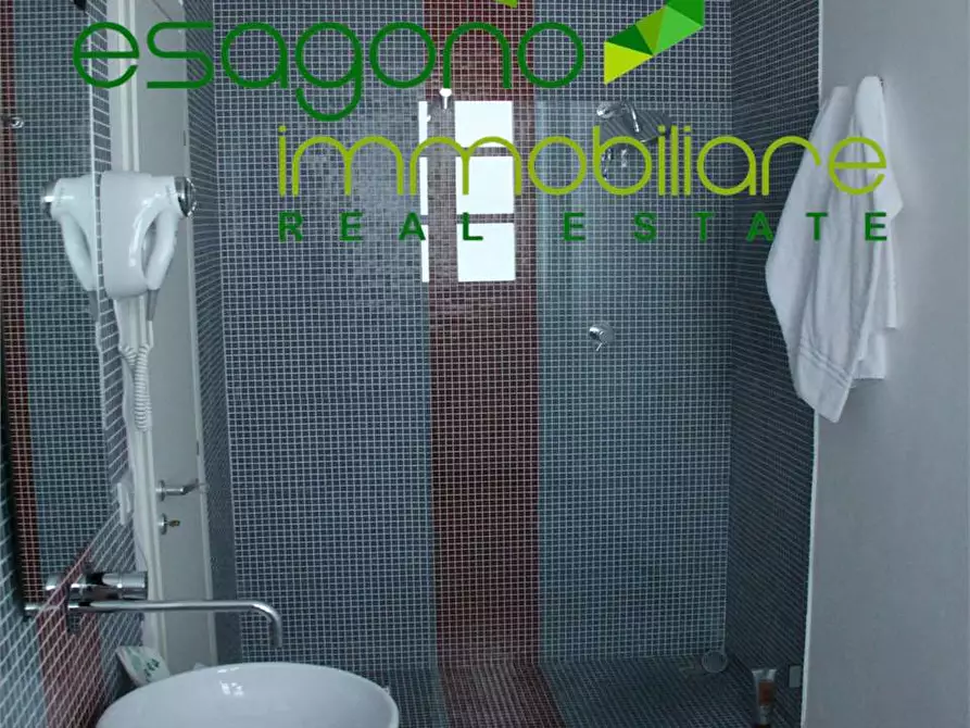 Immagine 38 di Stabile in vendita  a Siracusa