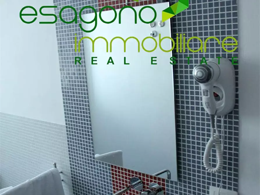 Immagine 39 di Stabile in vendita  a Siracusa