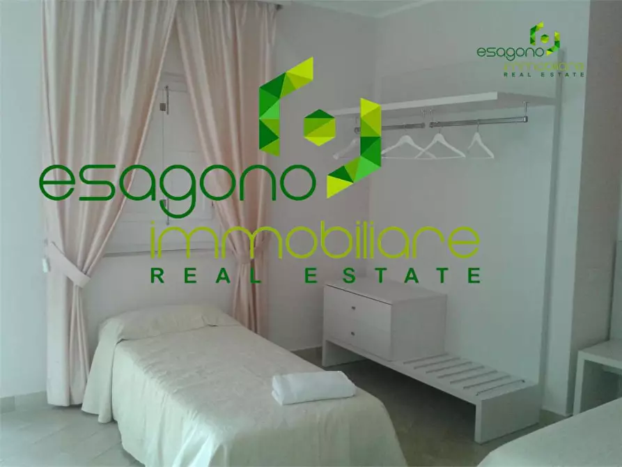 Immagine 42 di Stabile in vendita  a Siracusa