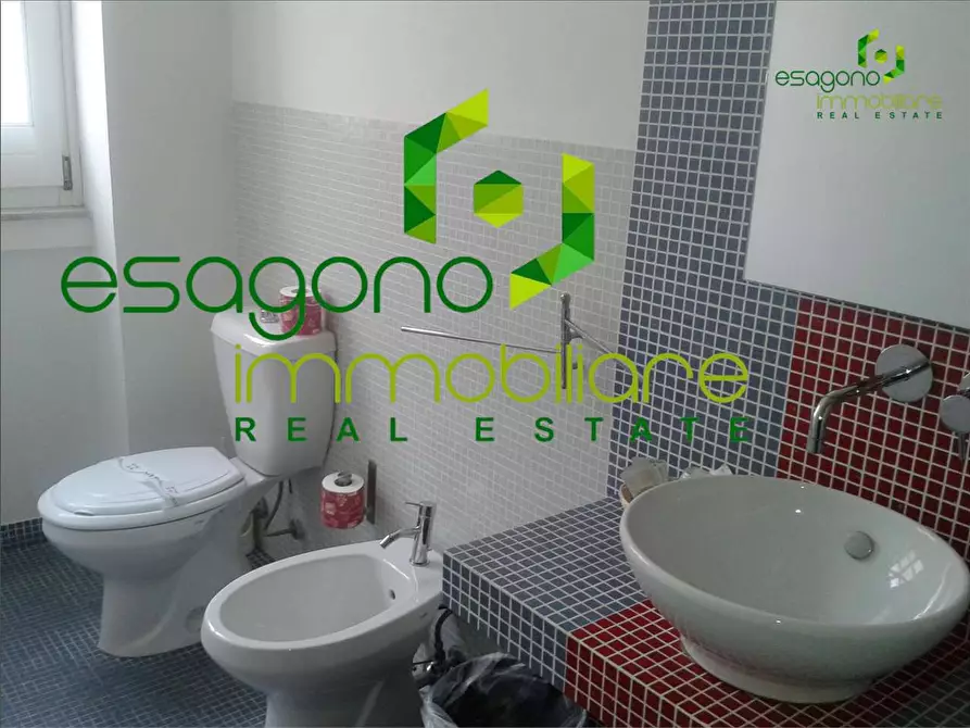 Immagine 6 di Stabile in vendita  a Siracusa