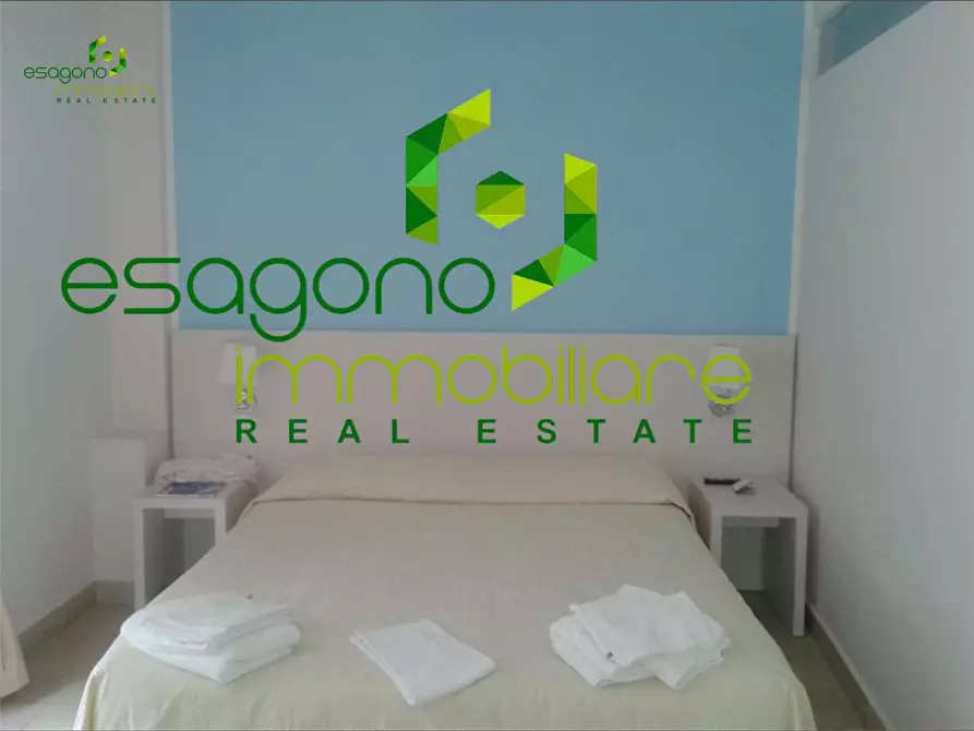 Immagine 46 di Stabile in vendita  a Siracusa