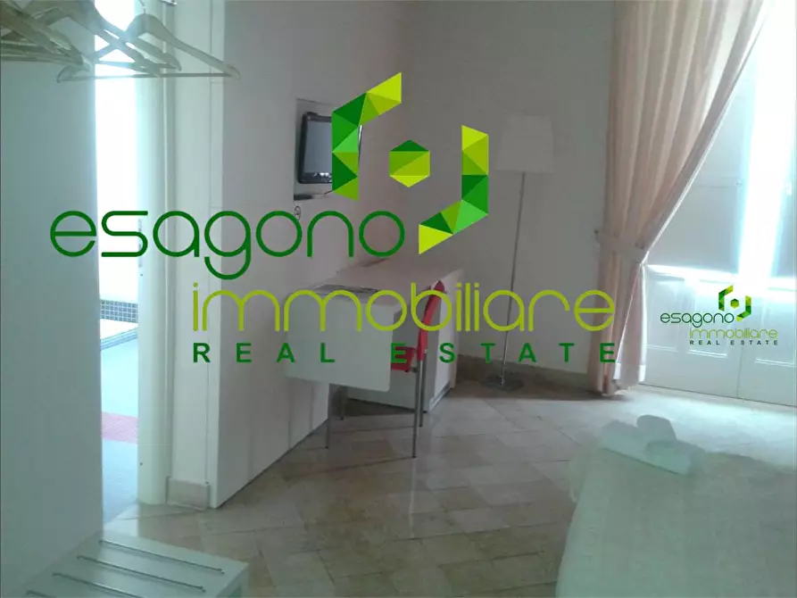 Immagine 47 di Stabile in vendita  a Siracusa