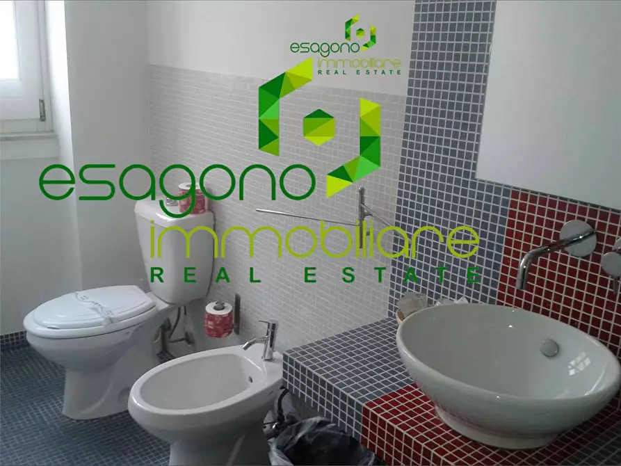 Immagine 48 di Stabile in vendita  a Siracusa