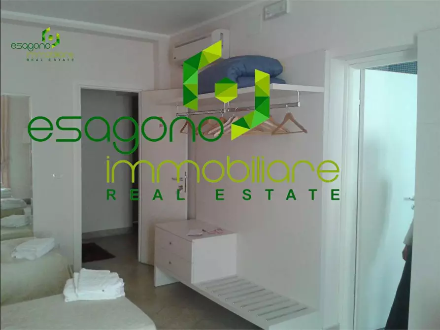 Immagine 51 di Stabile in vendita  a Siracusa