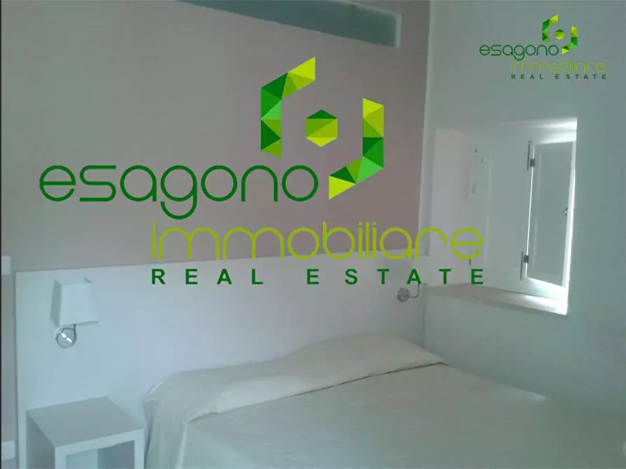 Immagine 55 di Stabile in vendita  a Siracusa