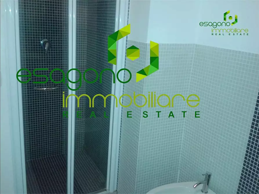 Immagine 56 di Stabile in vendita  a Siracusa