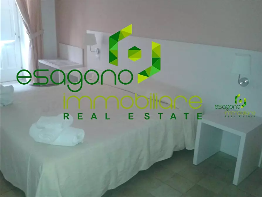 Immagine 57 di Stabile in vendita  a Siracusa