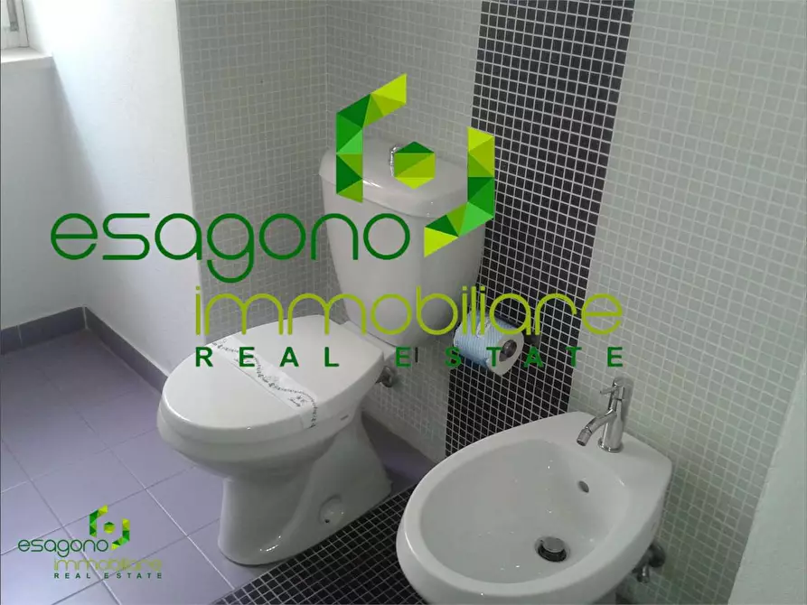 Immagine 59 di Stabile in vendita  a Siracusa