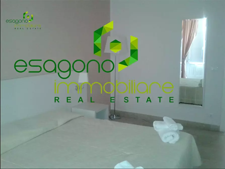 Immagine 4 di Stabile in vendita  a Siracusa