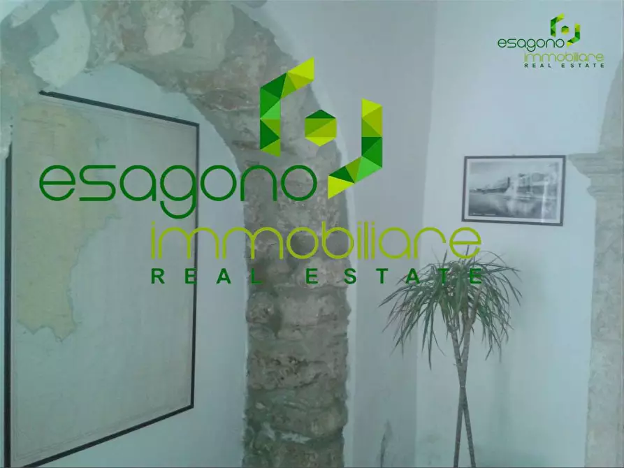 Immagine 63 di Stabile in vendita  a Siracusa