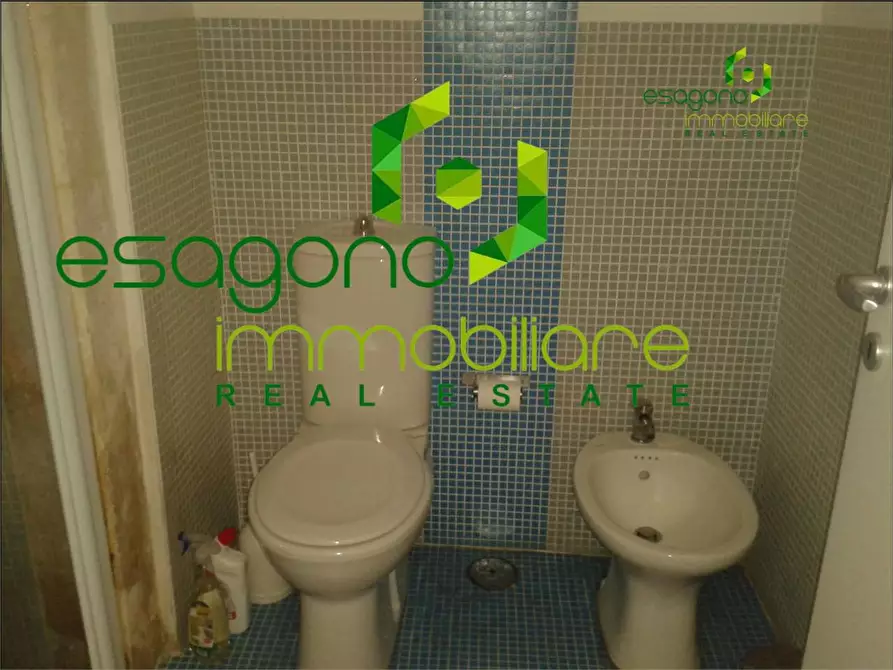 Immagine 67 di Stabile in vendita  a Siracusa