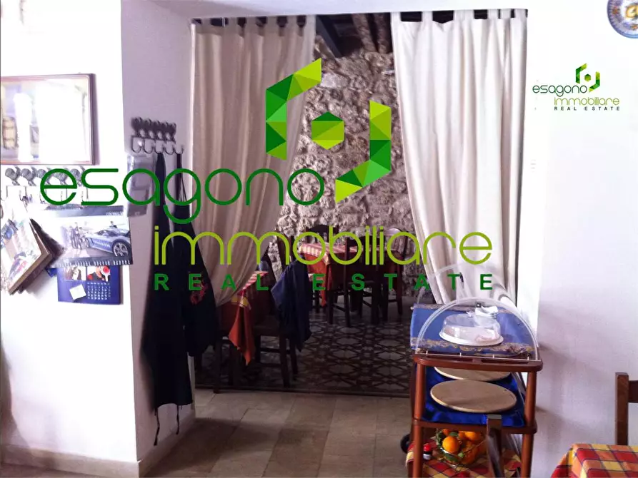 Immagine 68 di Stabile in vendita  a Siracusa