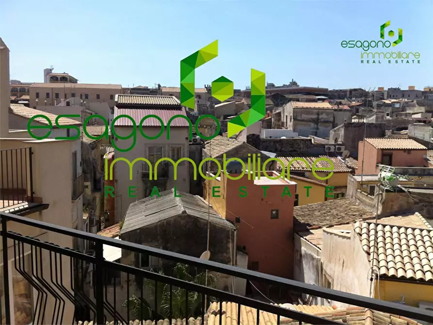 Immagine 8 di Stabile in vendita  a Siracusa