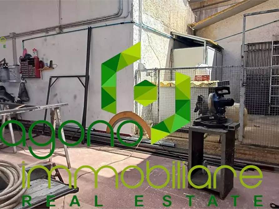 Immagine 9 di Magazzino in vendita  a Siracusa