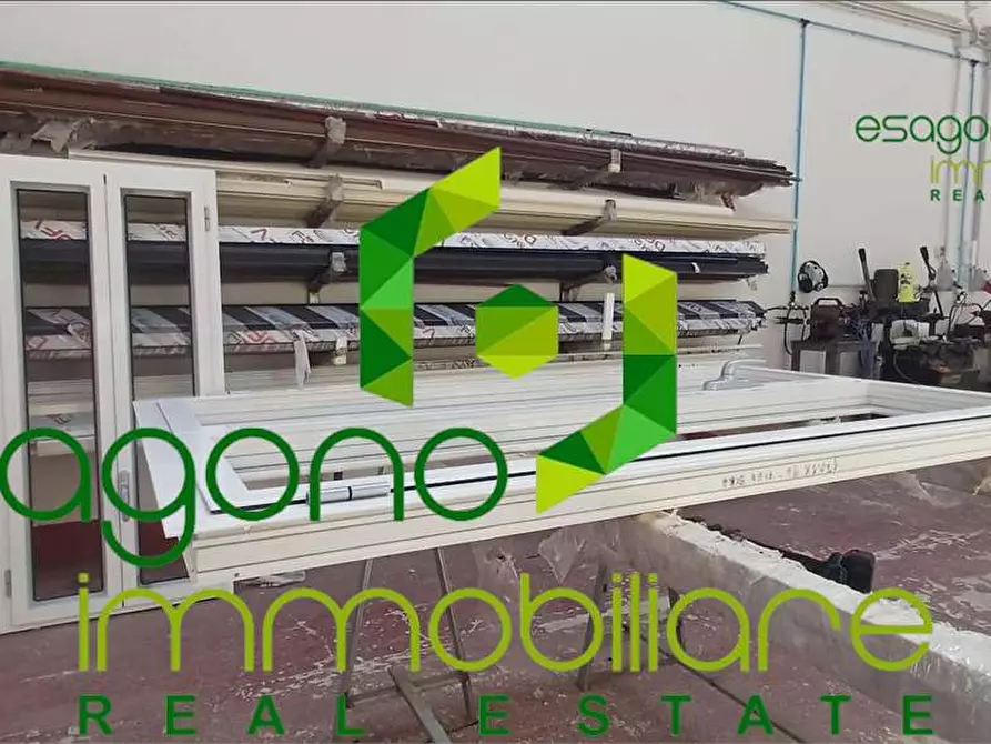 Immagine 1 di Magazzino in vendita  a Siracusa