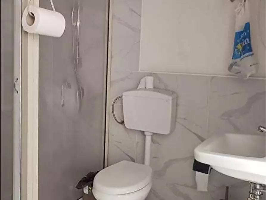 Immagine 17 di Magazzino in vendita  a Siracusa