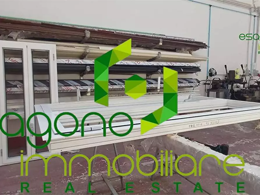 Immagine 20 di Magazzino in vendita  a Siracusa