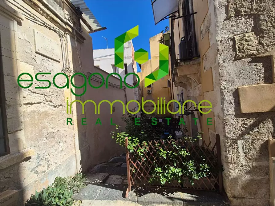 Immagine 1 di Stabile in vendita  a Siracusa