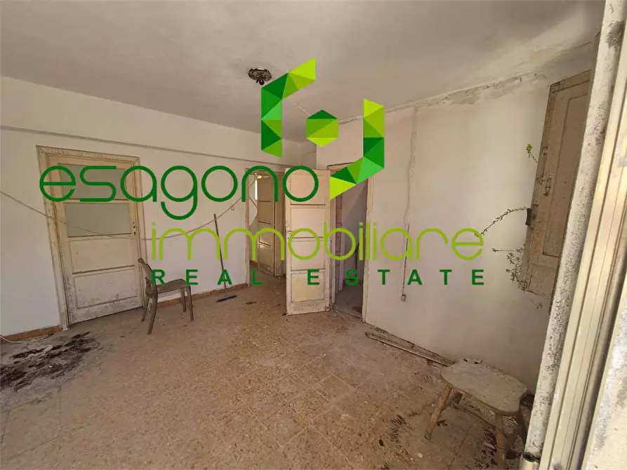 Immagine 9 di Stabile in vendita  a Siracusa