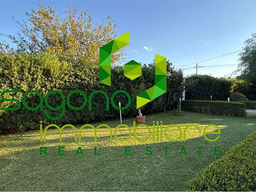 Immagine 28 di Villa in vendita  a Siracusa
