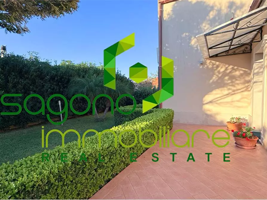 Immagine 35 di Villa in vendita  a Siracusa