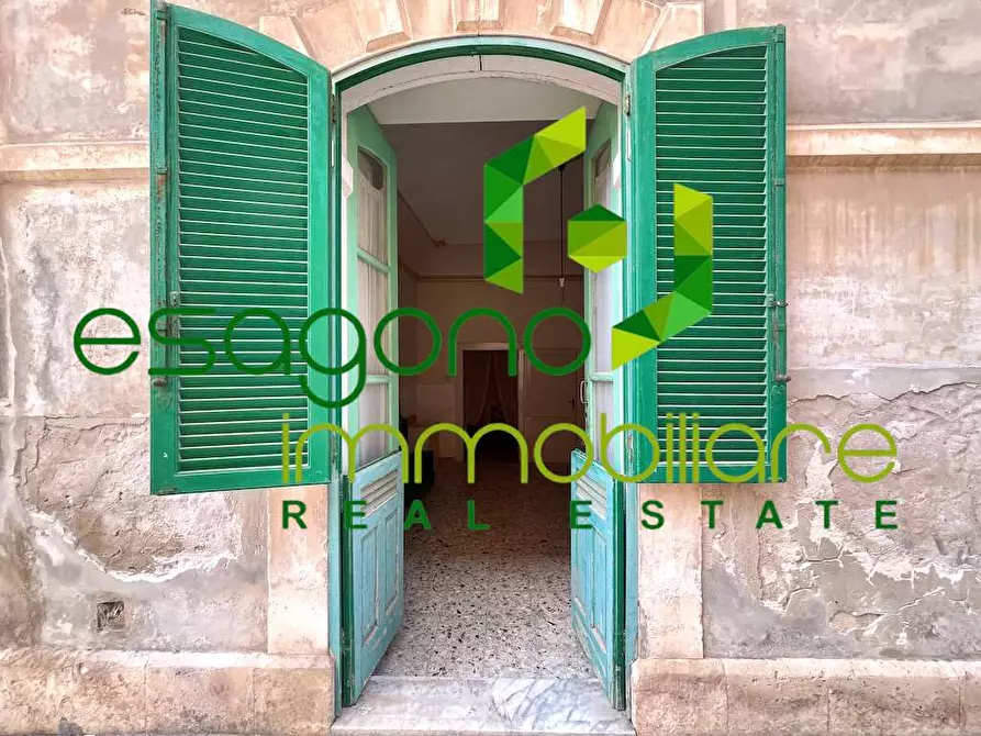 Immagine 2 di Stabile in vendita  a Siracusa
