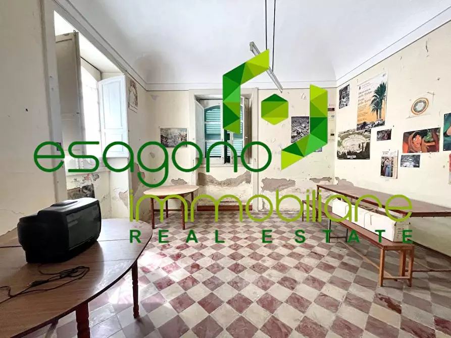 Immagine 4 di Stabile in vendita  a Siracusa