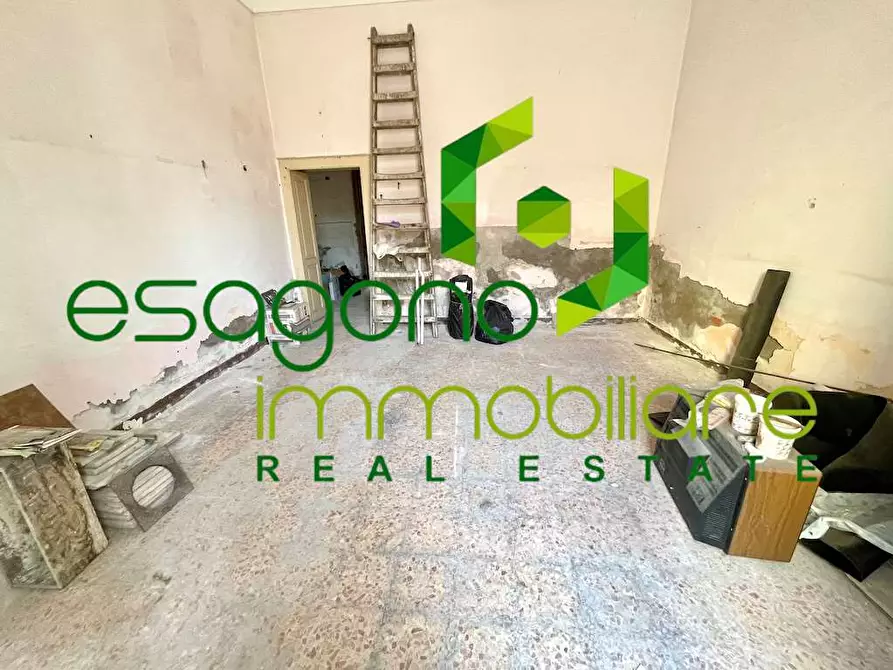 Immagine 13 di Stabile in vendita  a Siracusa
