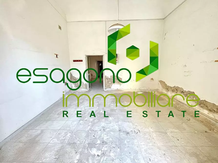 Immagine 17 di Stabile in vendita  a Siracusa