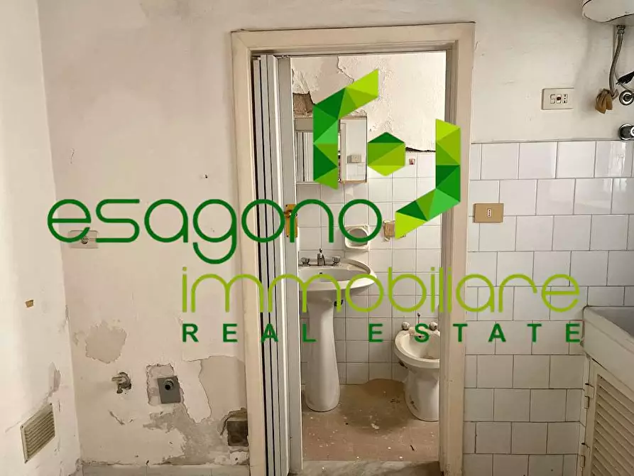 Immagine 19 di Stabile in vendita  a Siracusa