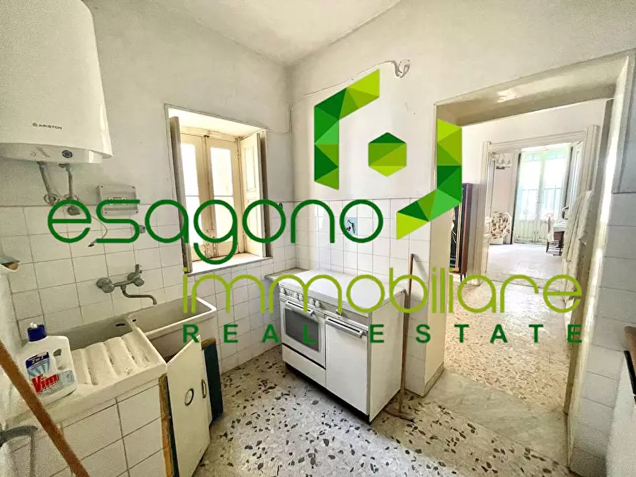 Immagine 29 di Stabile in vendita  a Siracusa