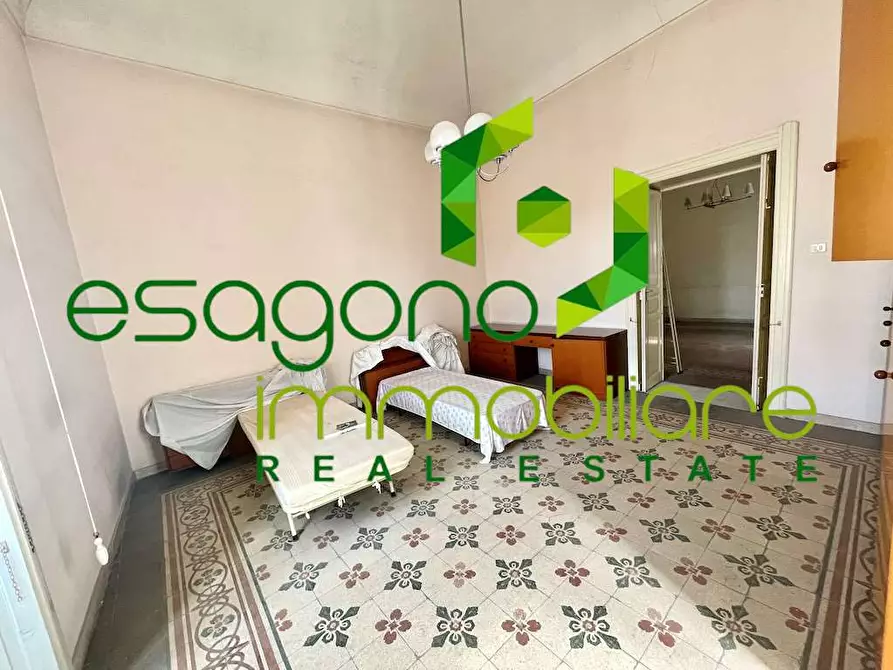 Immagine 35 di Stabile in vendita  a Siracusa