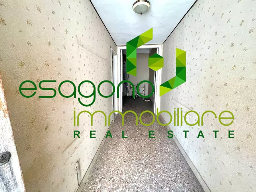 Immagine 39 di Stabile in vendita  a Siracusa