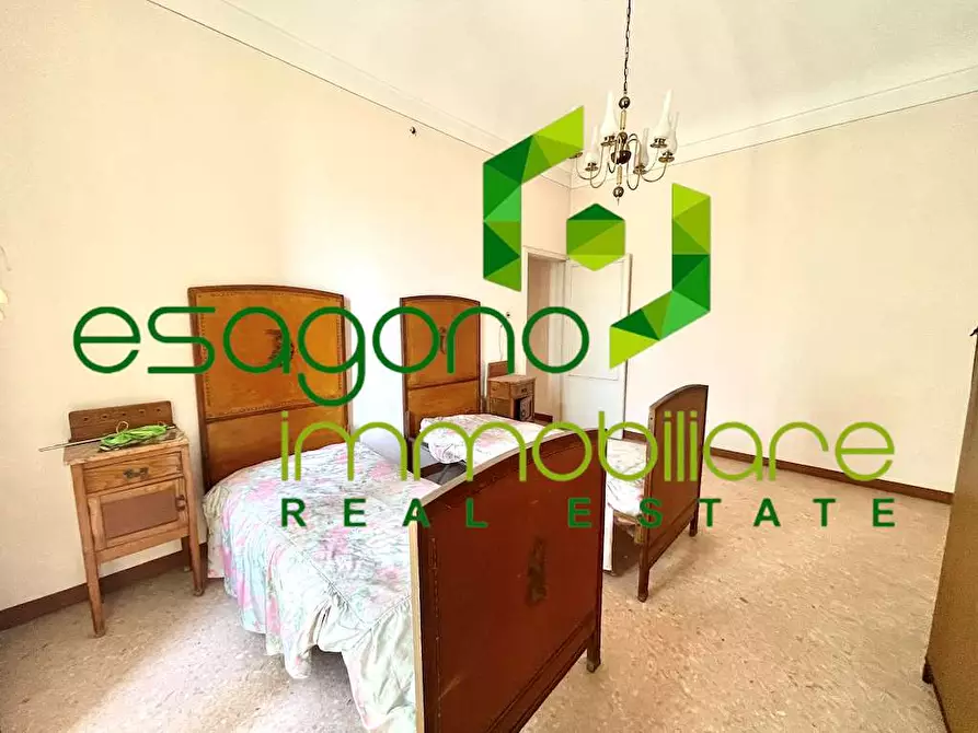 Immagine 46 di Stabile in vendita  a Siracusa