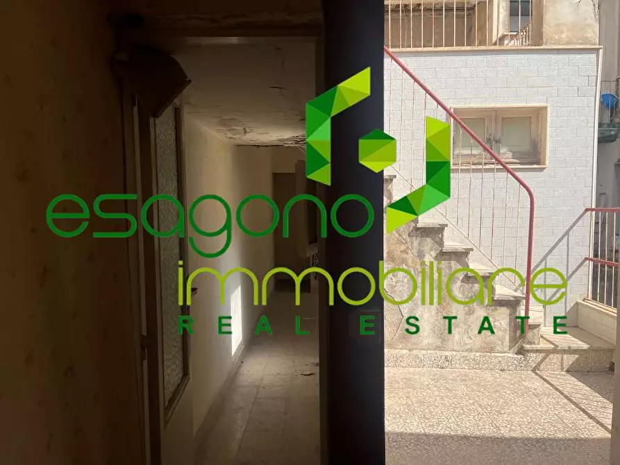 Immagine 47 di Stabile in vendita  a Siracusa