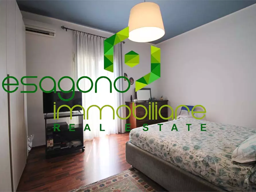 Immagine 13 di Villa in vendita  a Siracusa