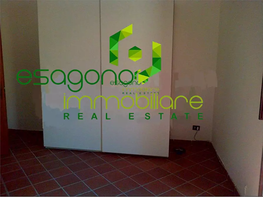 Immagine 11 di Trilocale in vendita  a Siracusa