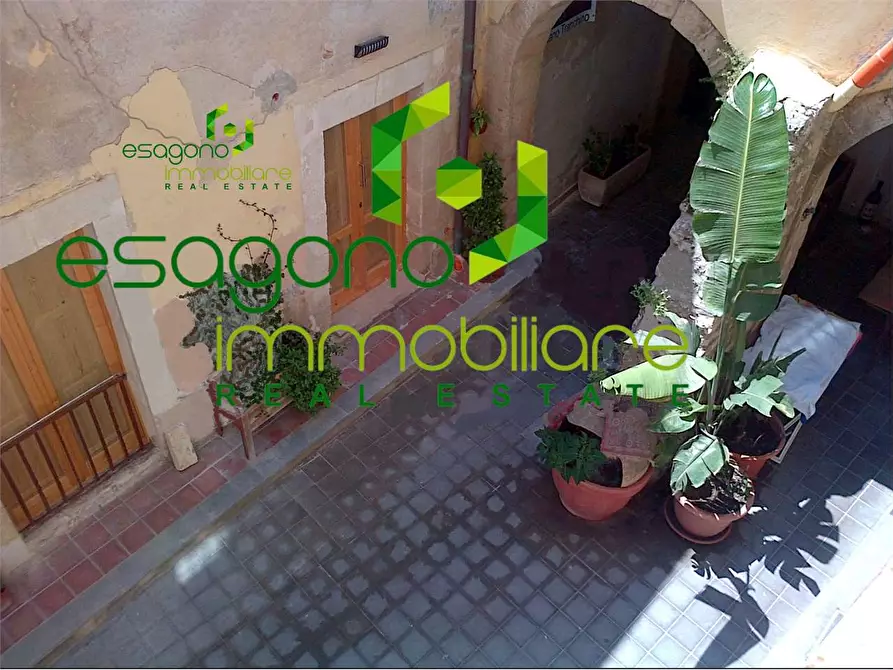 Immagine 14 di Trilocale in vendita  a Siracusa