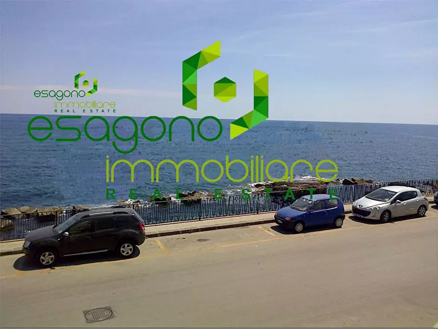 Immagine 15 di Trilocale in vendita  a Siracusa