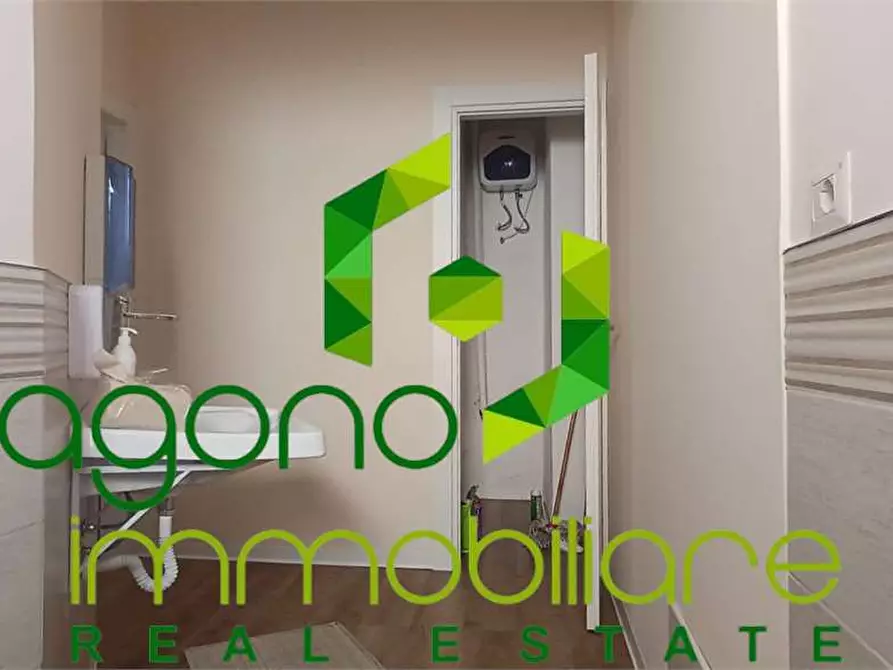 Immagine 9 di Negozio in vendita  a Siracusa