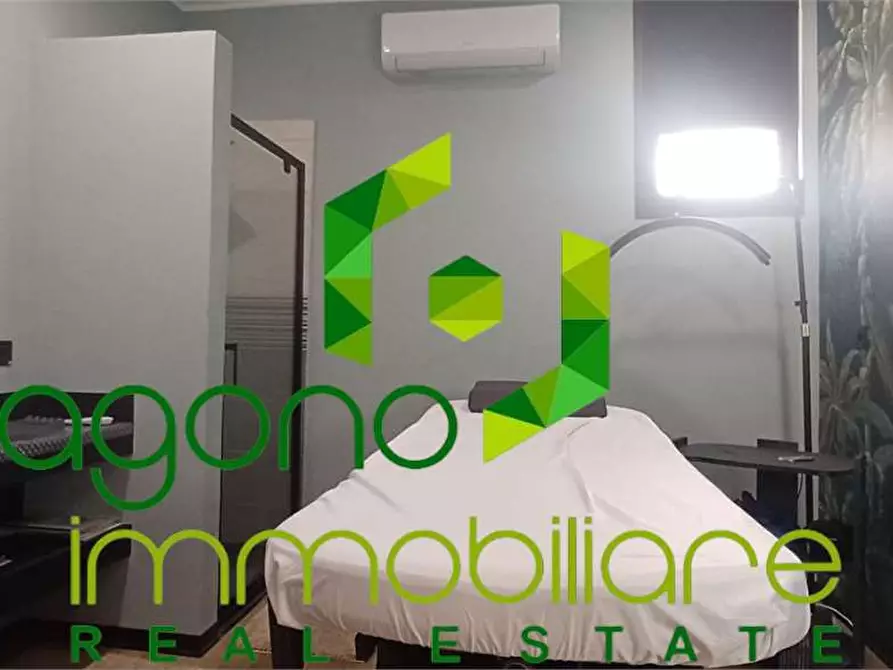 Immagine 8 di Negozio in vendita  a Siracusa