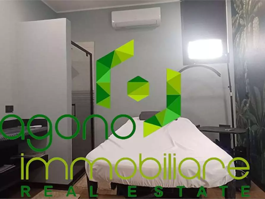 Immagine 12 di Negozio in vendita  a Siracusa