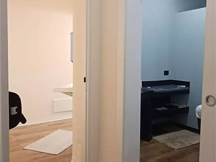 Immagine 15 di Negozio in vendita  a Siracusa