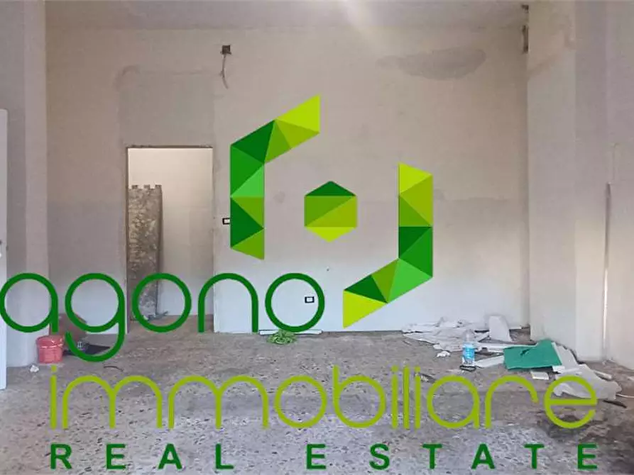 Immagine 23 di Negozio in vendita  a Siracusa