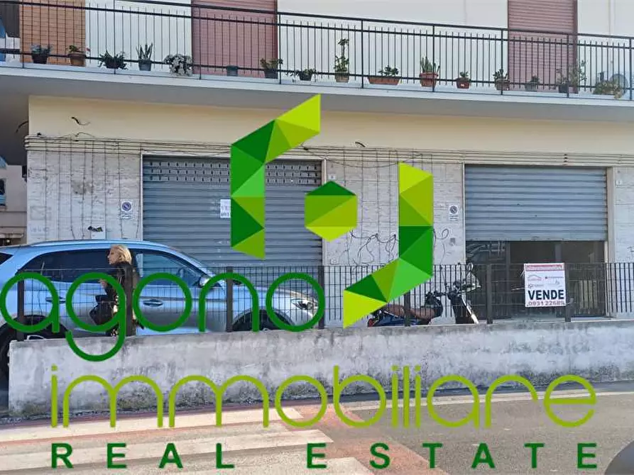 Immagine 26 di Negozio in vendita  a Siracusa