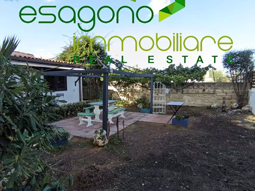 Immagine 12 di Villa in affitto  a Siracusa