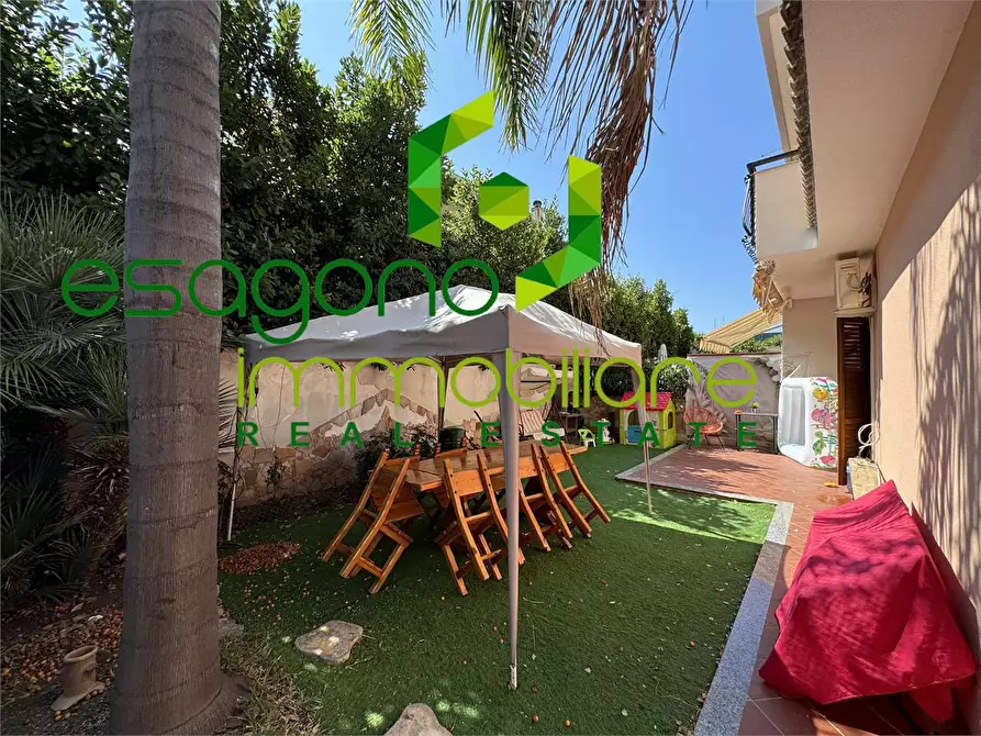 Immagine 2 di Villa in vendita  a Siracusa